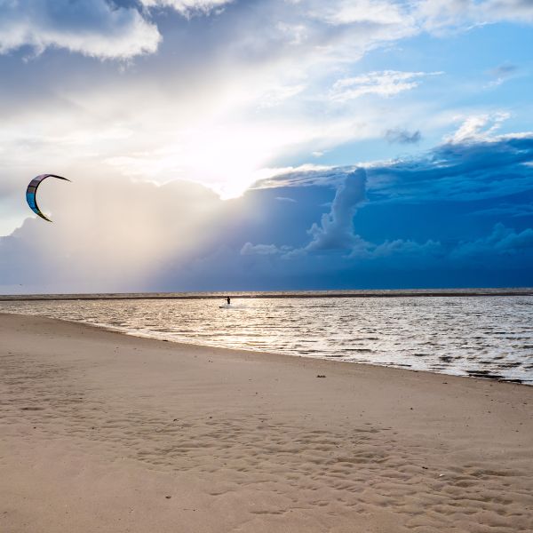 Kiteboarding in the Baltic Kiteboarding by the beach