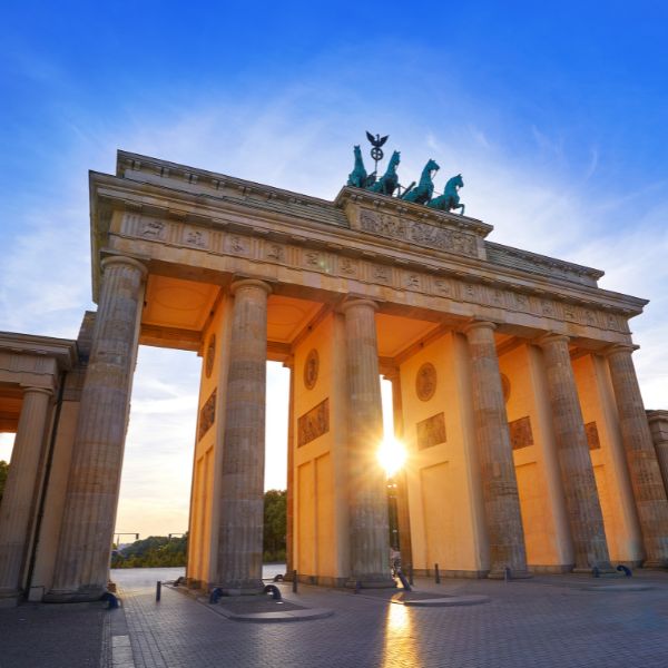 Brandenburg gate: things to avoid in germany