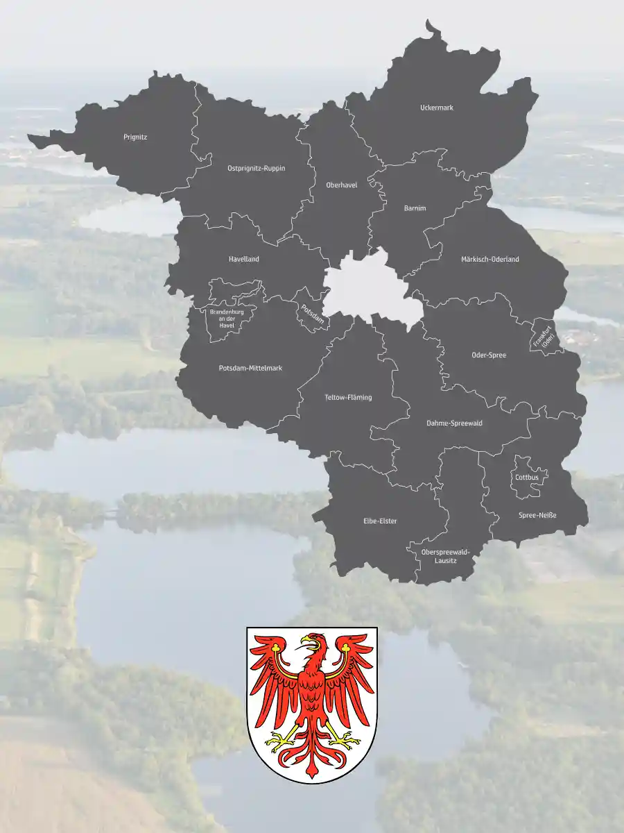District map of Brandenburg with red eagle crest—visual aid for planning a Brandenburg itinerary.