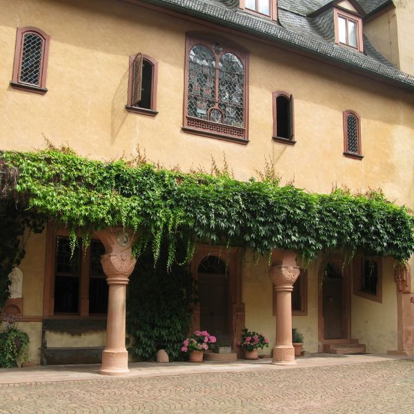 Mespelbrunn castle architecture