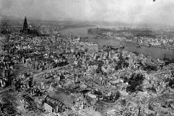 Black and white photo of Cologne, Germany after bombing in World War 2